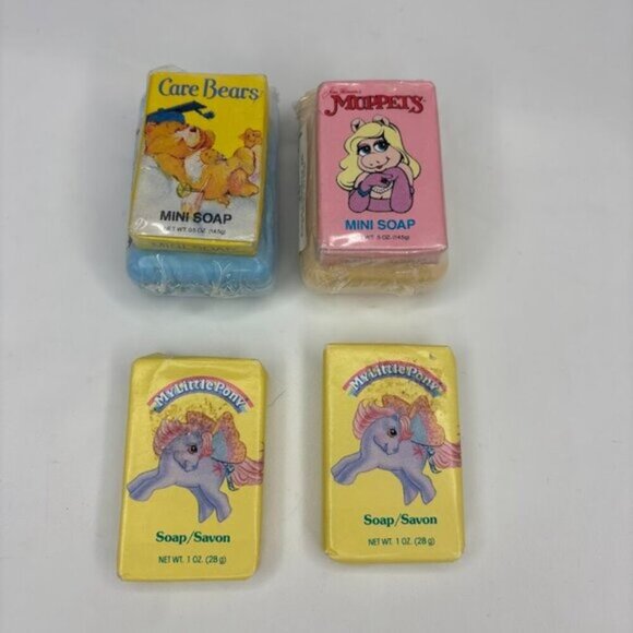 Vintage 1980's Mini Soap with Case Unused - Picture 1 of 5